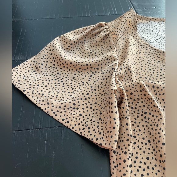 Light brown polka dot button down women’s top - Picture 4 of 5